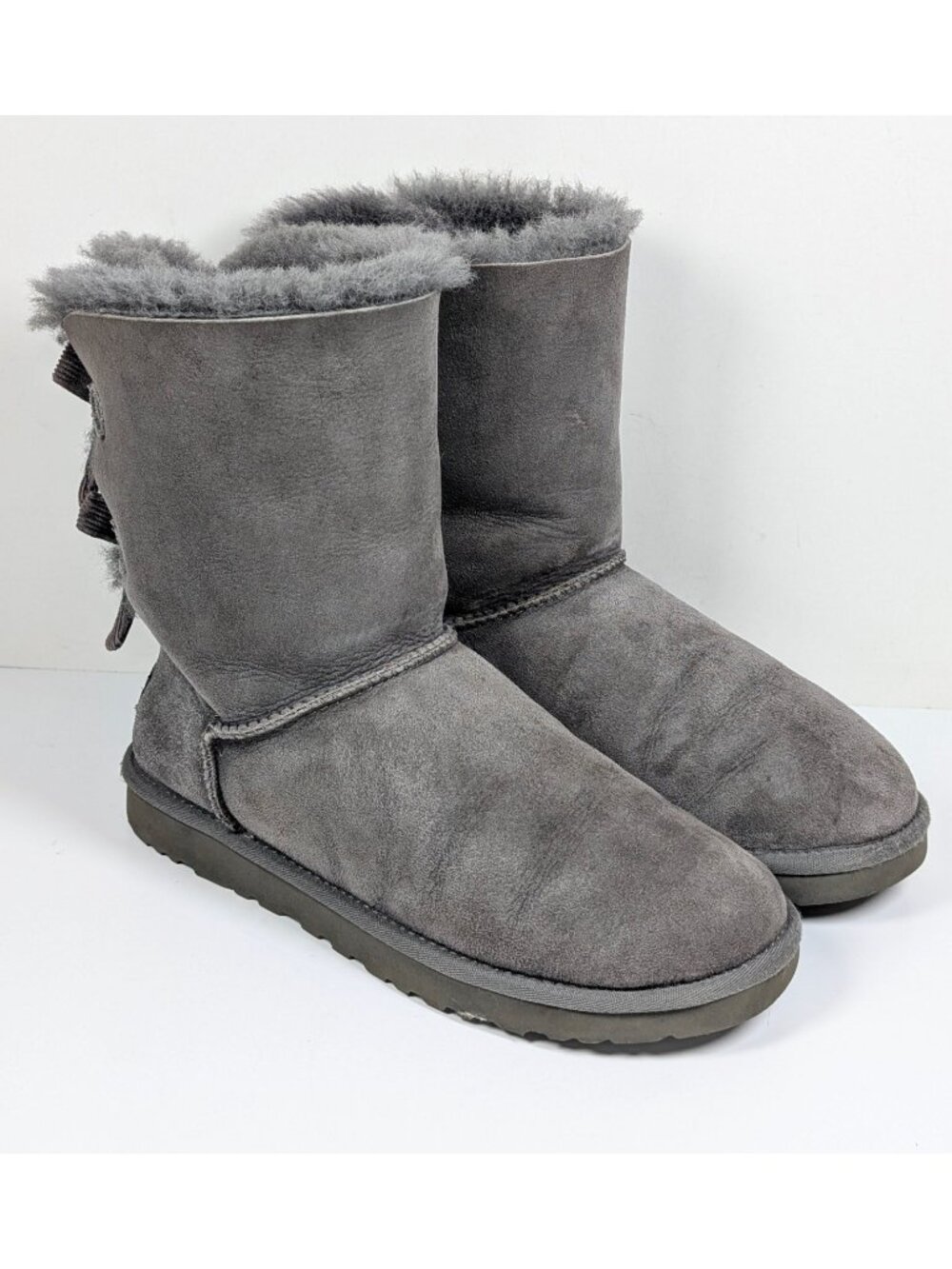 UGG Bailey Bow II Boots Womens Size 9 Gray Suede Shearling Fur Lined Ribbon Bows